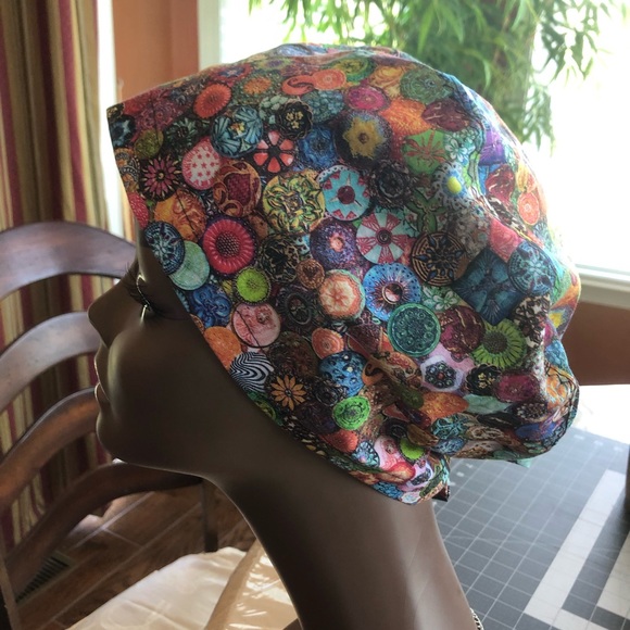 Multicolored themed scrub cap - Picture 3 of 3